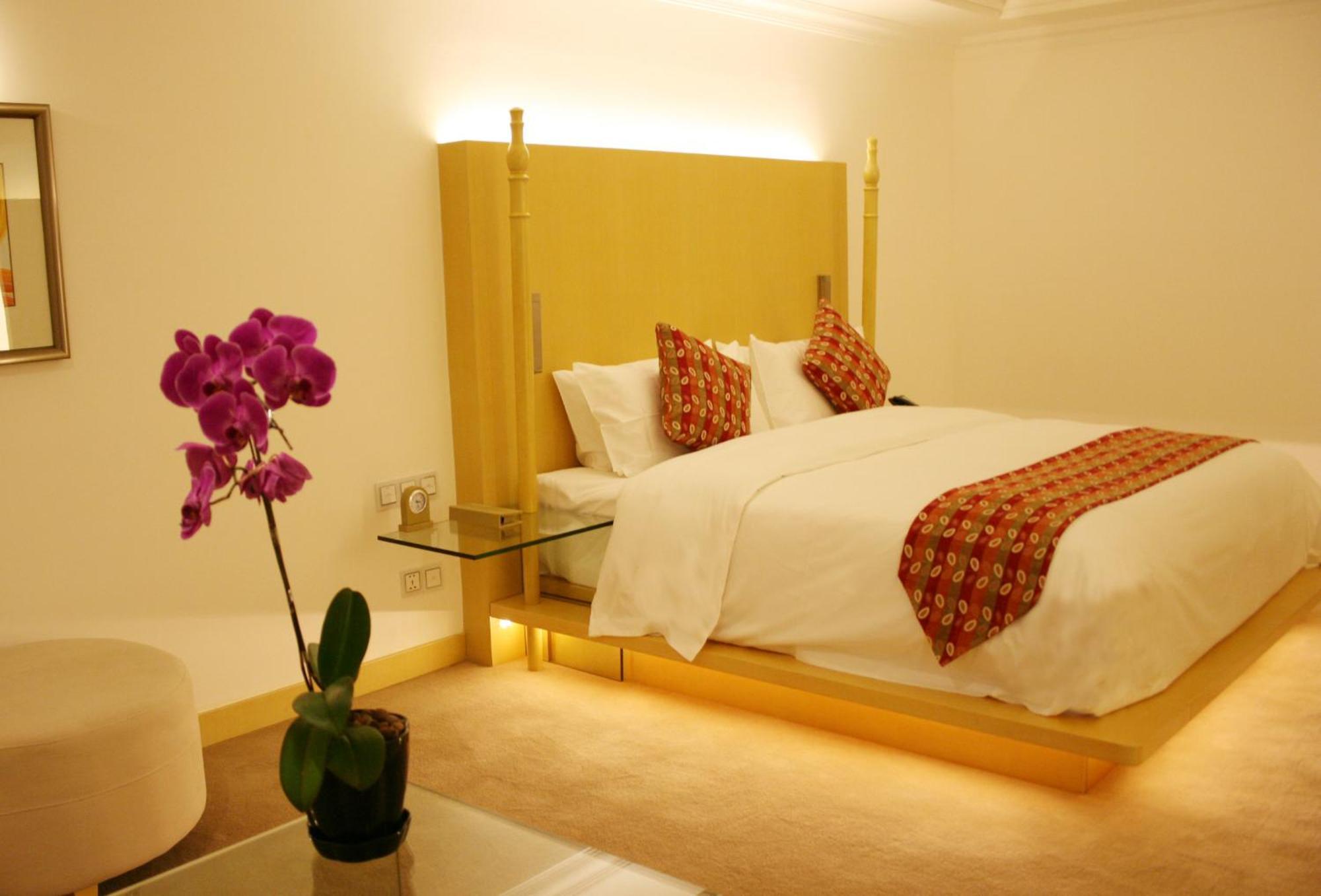 Grand Mercure Hotel Hualing Urumqi Exterior foto